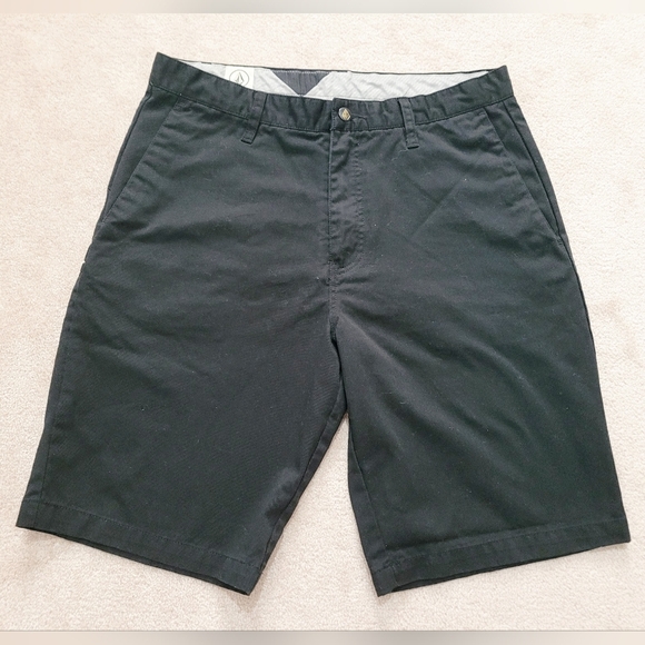 Volcom Men's Casual Shorts Size 32 Black Cotton Blend Walking Golf Vacation - Picture 1 of 9